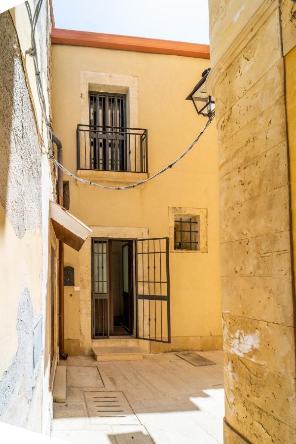 Casa Borbonica Cozy Apartment In Ortigia Ground Floor Syracuse Exterior photo